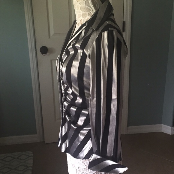 Stunning Joseph ribkoff black and silver top - Picture 4 of 8